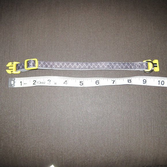 Gray and Yellow adjustable dog collar. - Picture 3 of 8